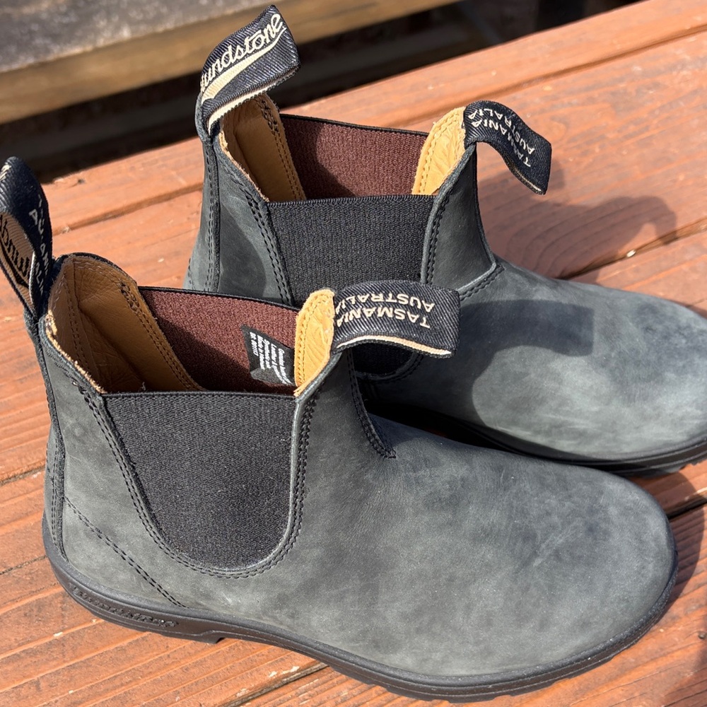 New Blundstone Charcoal Leather Ankle Boots